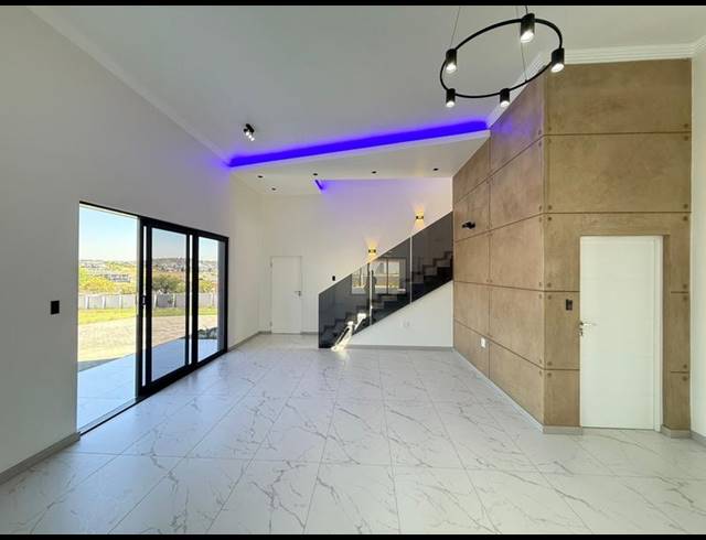 5 BEDROOM HOUSE FOR SALE IN BLUE HILLS EQUESTRIAN ESTATE